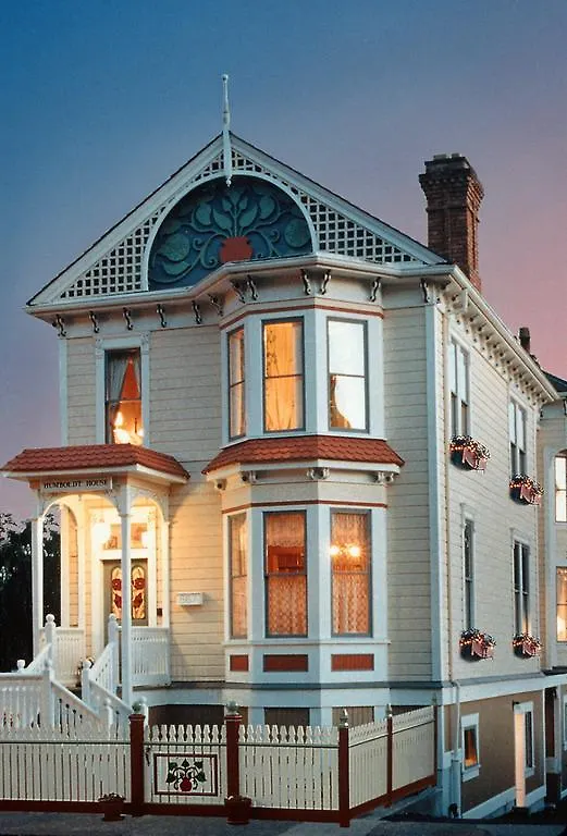 Humboldt House Bed & Breakfast Victoria 4*,
