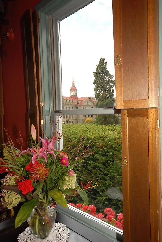 Humboldt House Bed & Breakfast Victoria