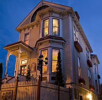 Humboldt House Bed & Breakfast Victoria