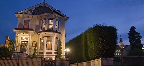 Humboldt House Bed & Breakfast Victoria